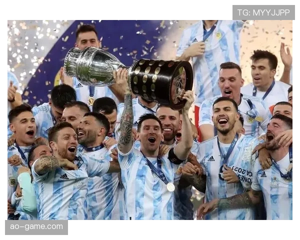 罗梅罗与马丁内斯搭档后防线表现稳健