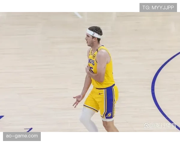 奥斯汀·里夫斯突破终结效率提升明显 主导湖人关键得分环节